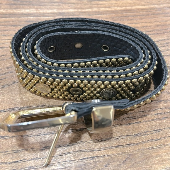 STAR CASTLE VINTAGE TRUE GOLD COLOR STUD BELT SM - Picture 3 of 6